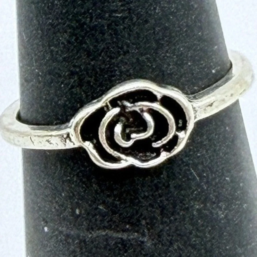Black‎ Rose & Swirl Ring Size 5.5 Boho Stackable Set Dainty Minimalist